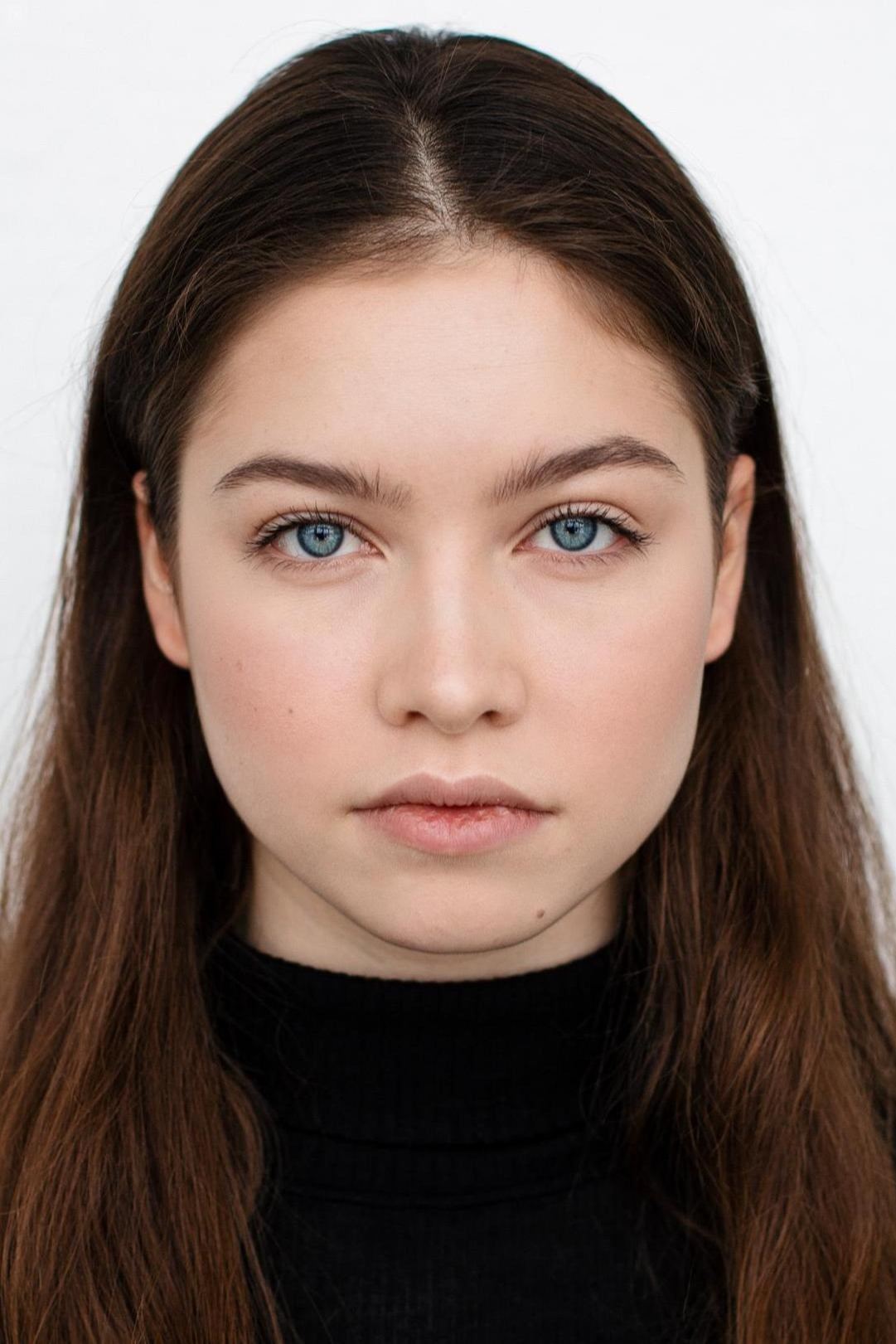 Viktoria Serikova backdrop