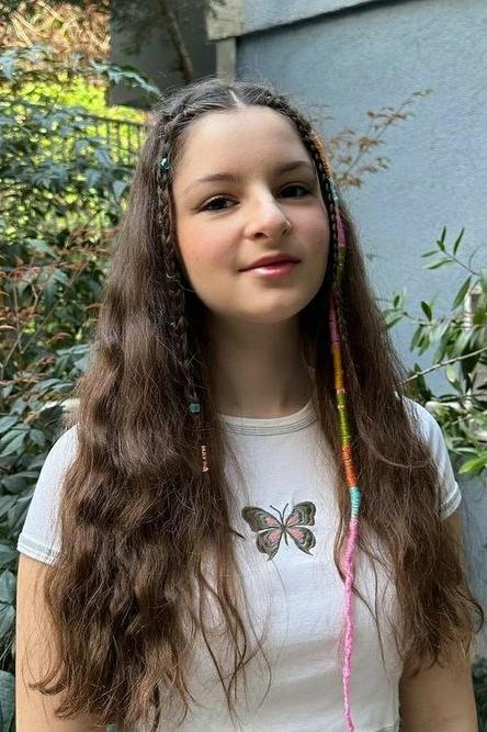 Nazlı Yağcı backdrop