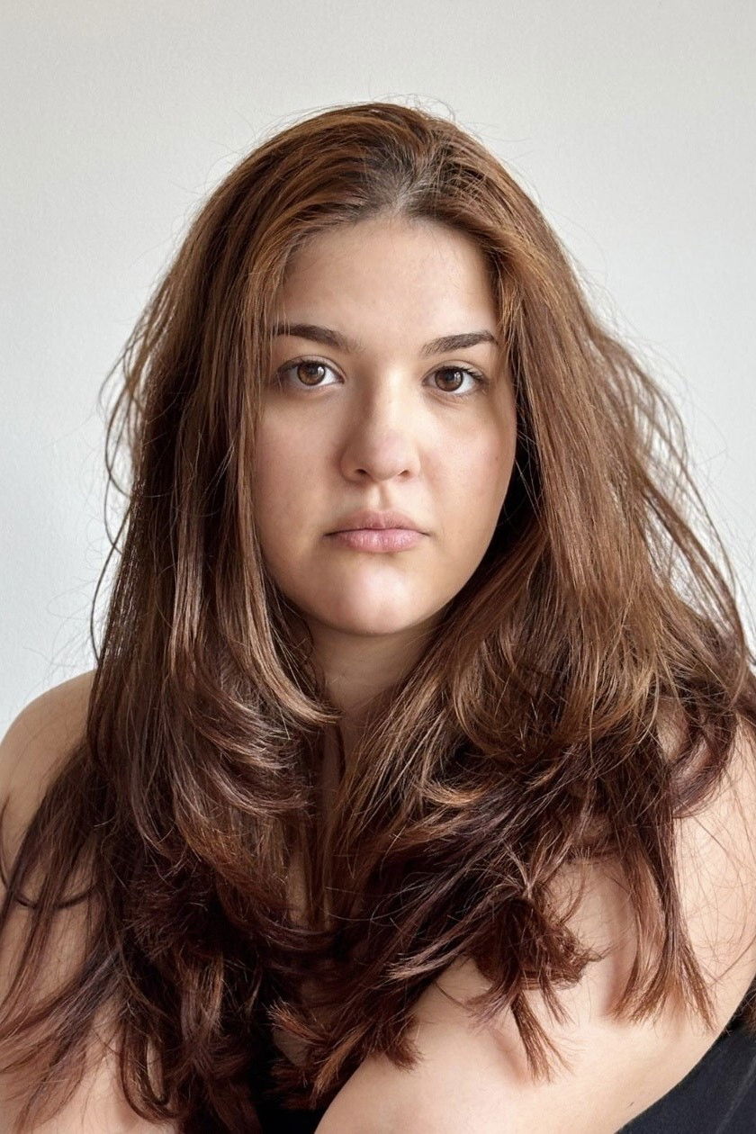 Daniela Feraru backdrop