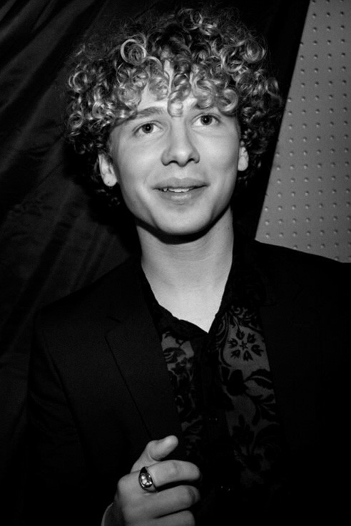 Kellen Zecchinelli backdrop