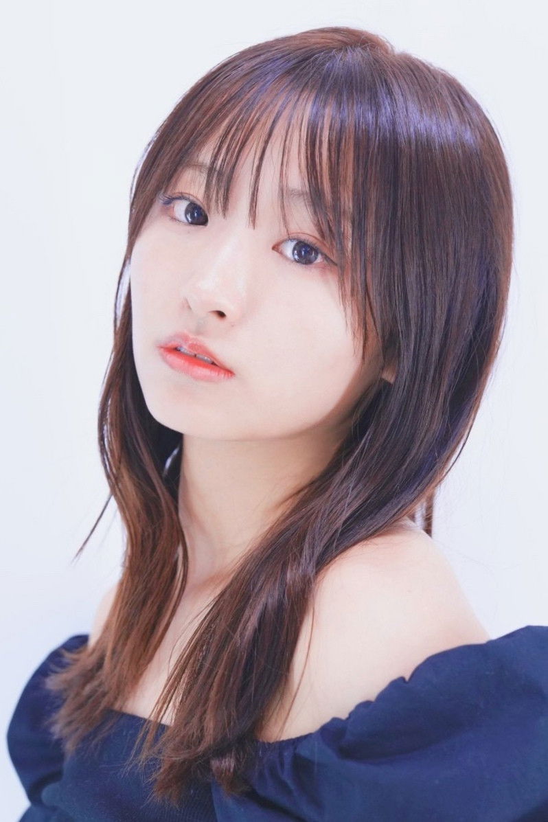 Risa Hinami backdrop