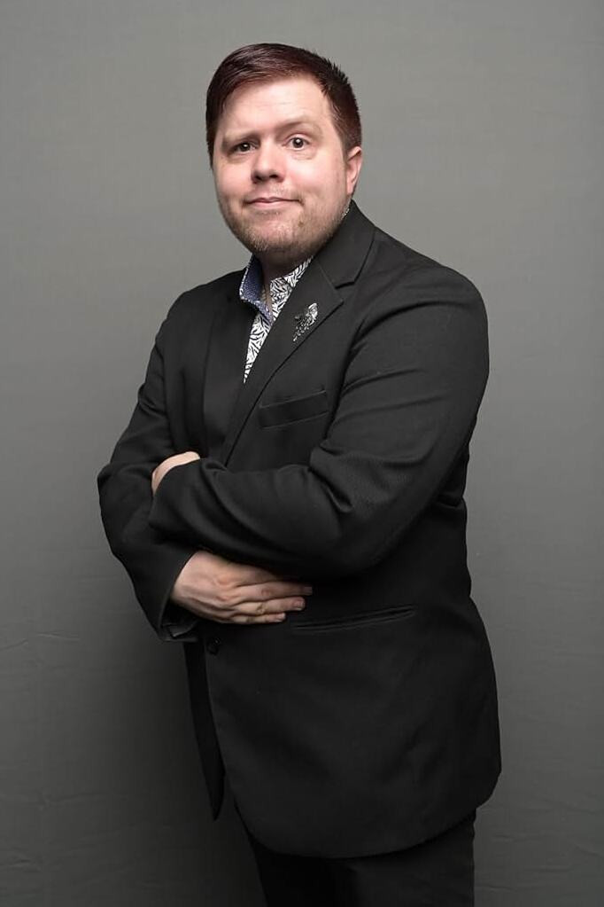 Aaron Ticen backdrop