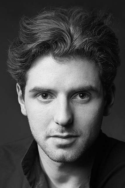 Pavlo Tekuchev backdrop