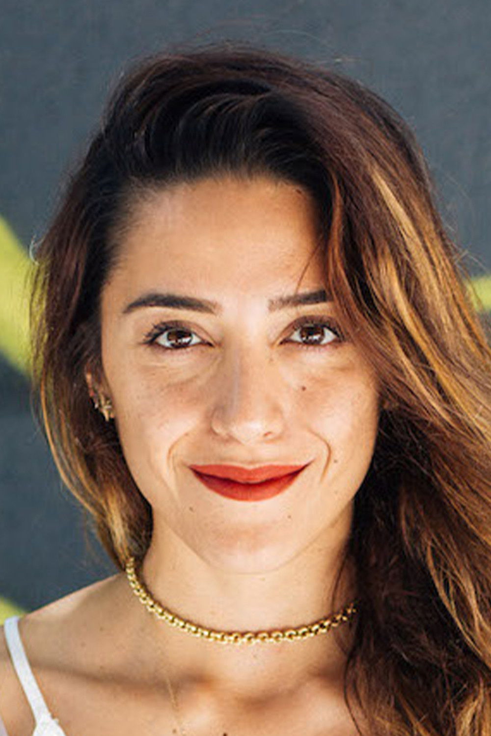 Yasemin Zamanpur backdrop