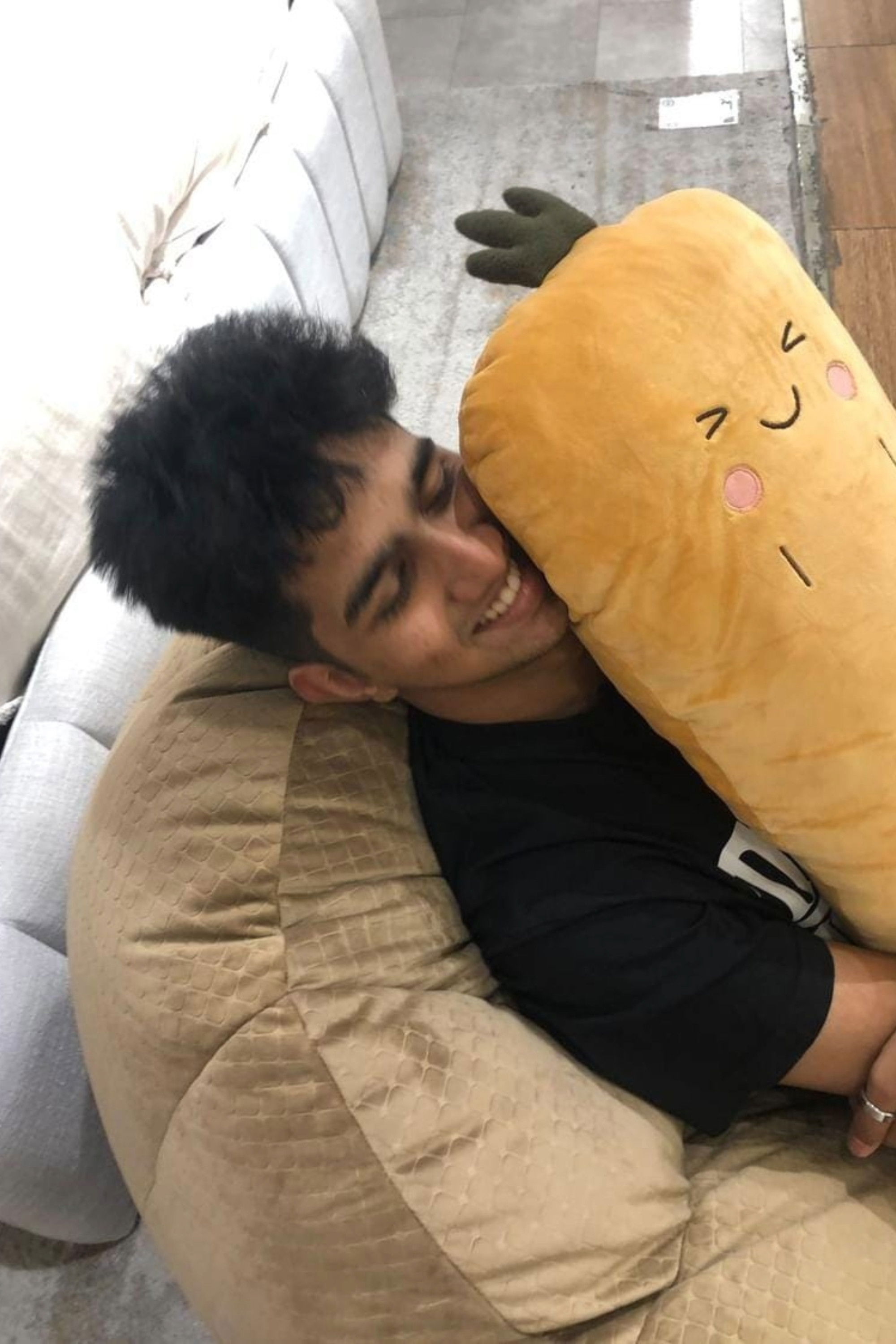 Aaryan Vinod backdrop