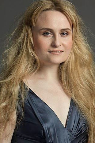 Marina Poplavskaya backdrop