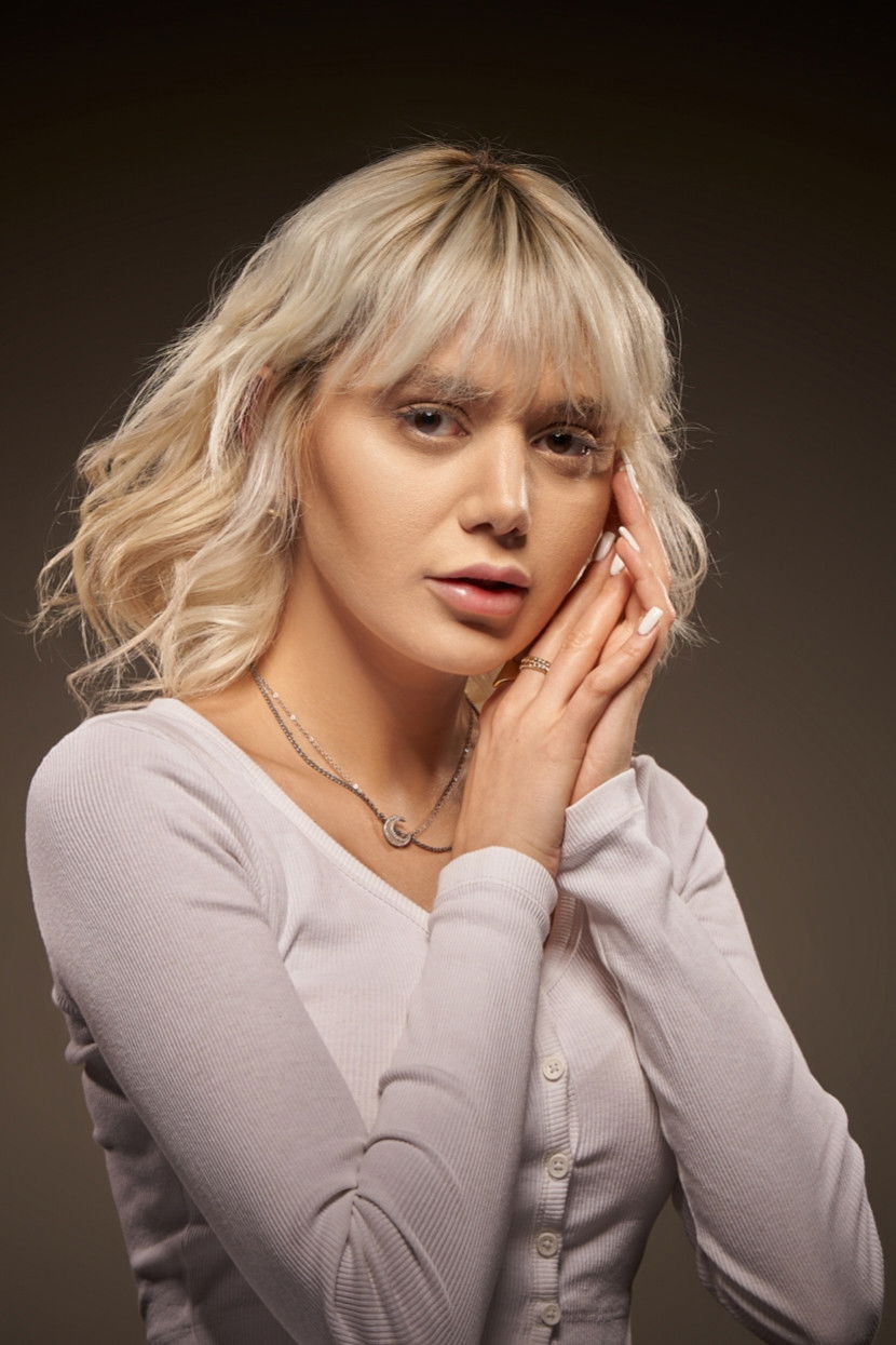 Victoria Sahakyan backdrop