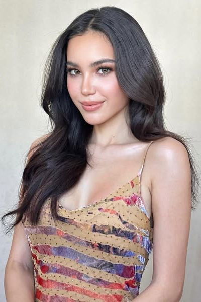 Renée Veronica backdrop