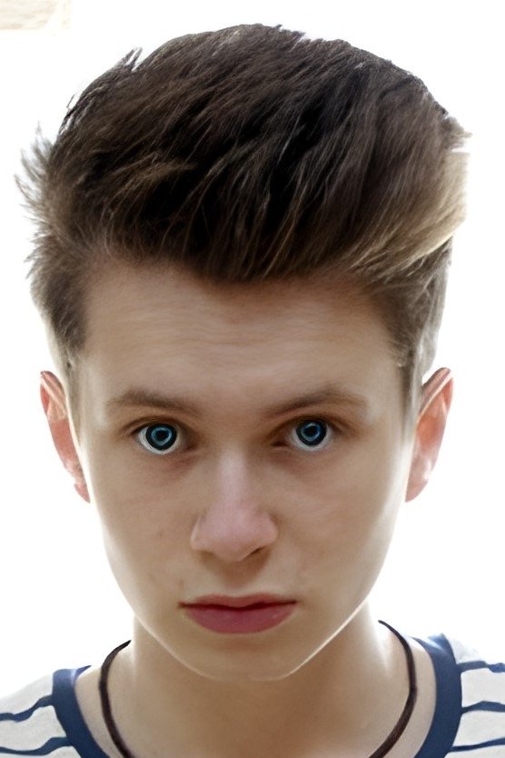 Lukas Schust backdrop