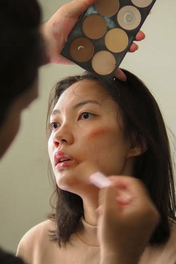 Kitiyar Wimolnantapong backdrop