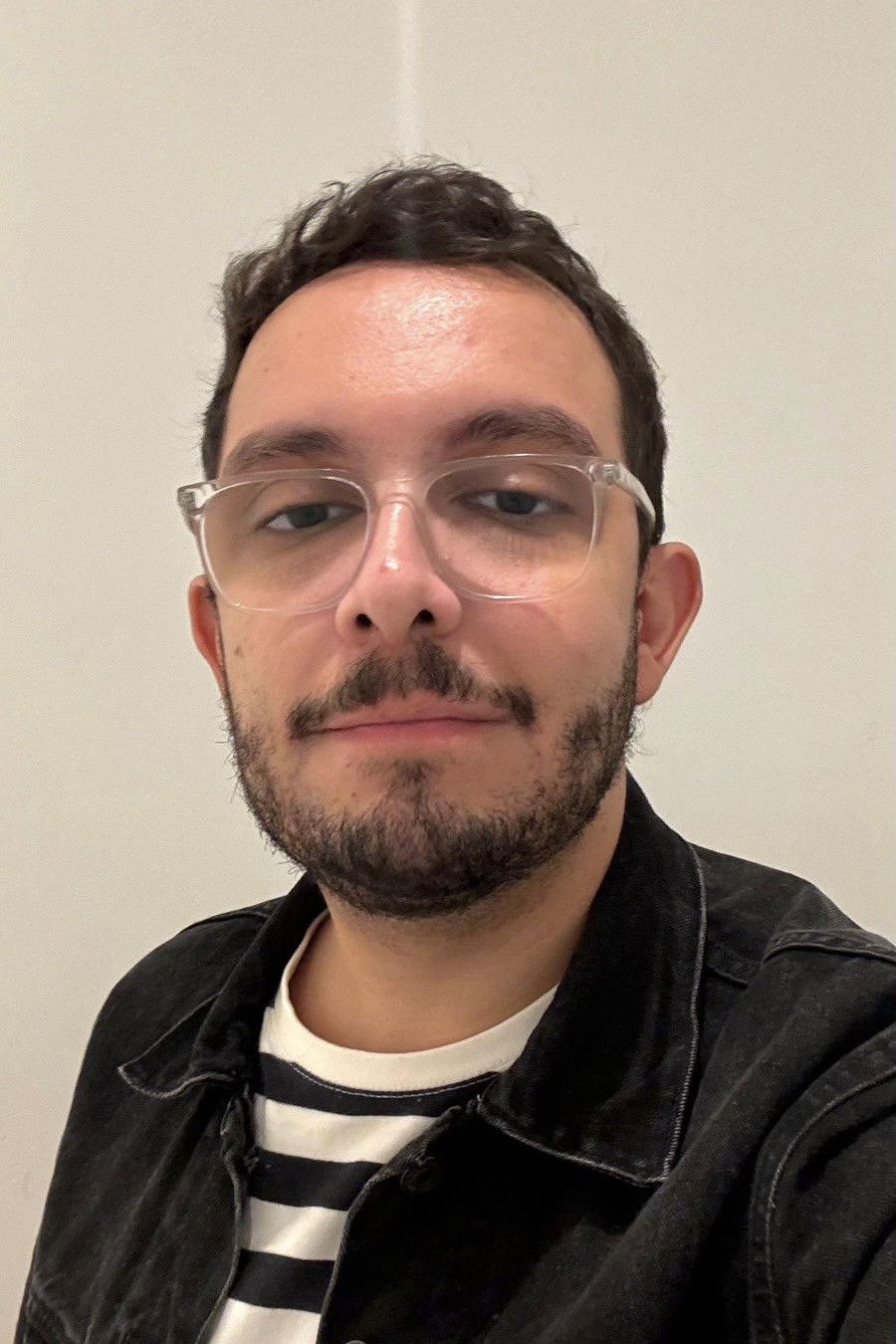 Leonardo Mariano backdrop