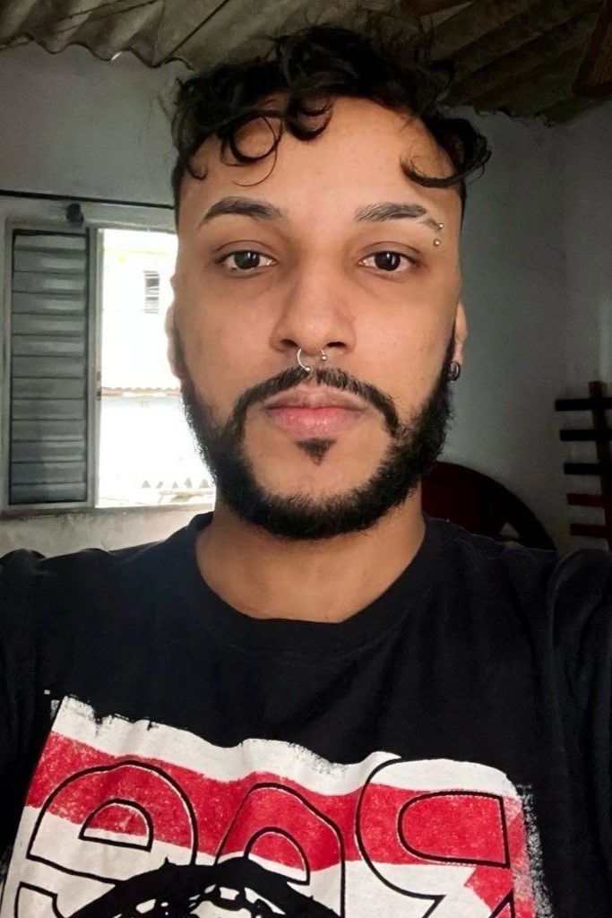 Samuel Luiz backdrop