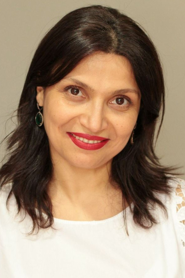 Vivian Bostanjyan backdrop