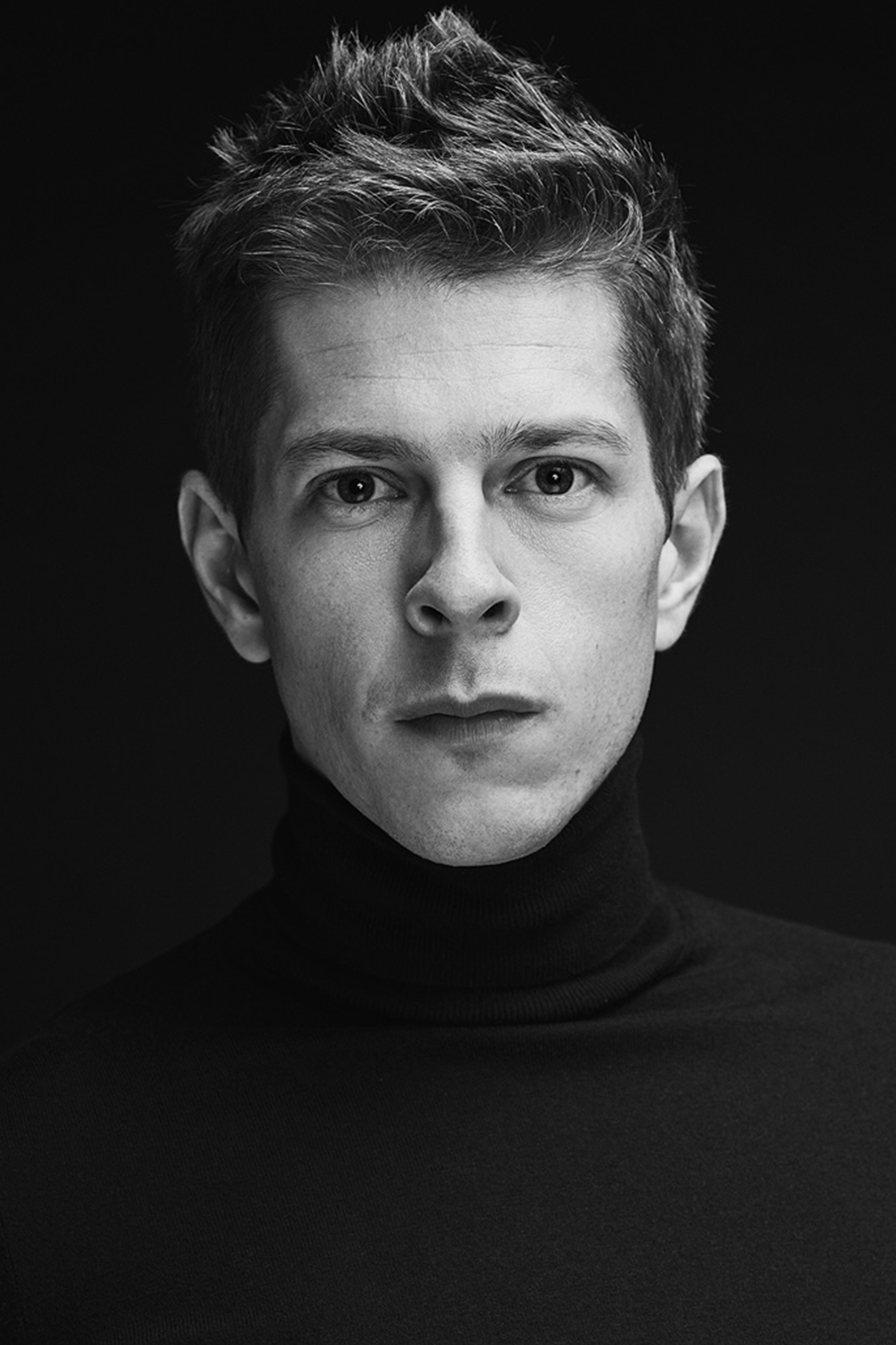 Dimitri Álvarez backdrop