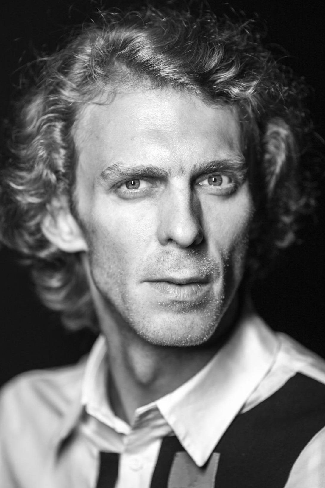 Aleksandr Karpenko backdrop