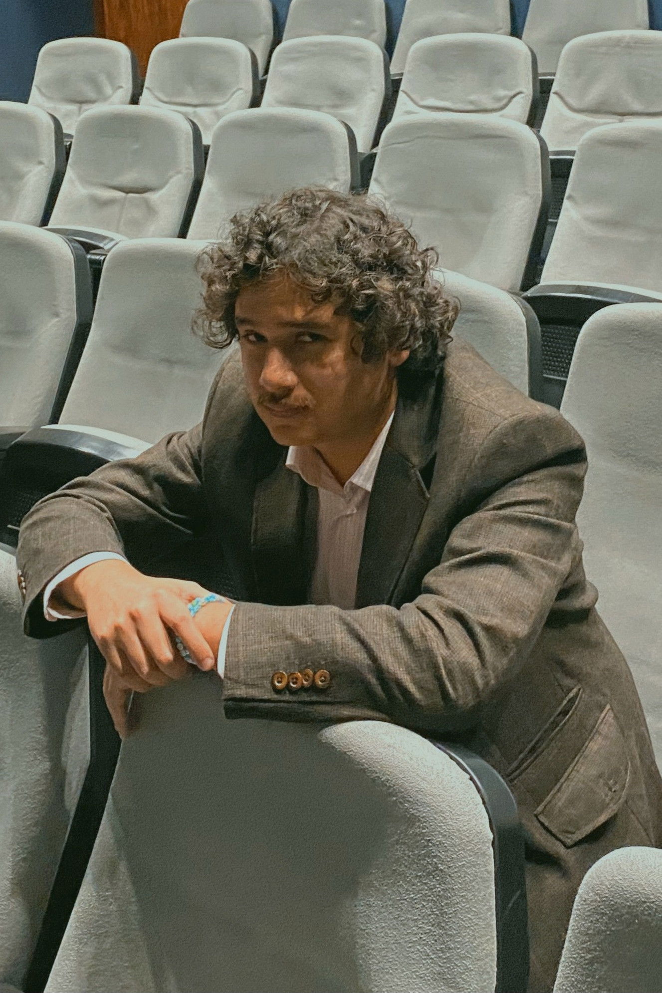 Gustavo Vegas Aguinaga backdrop