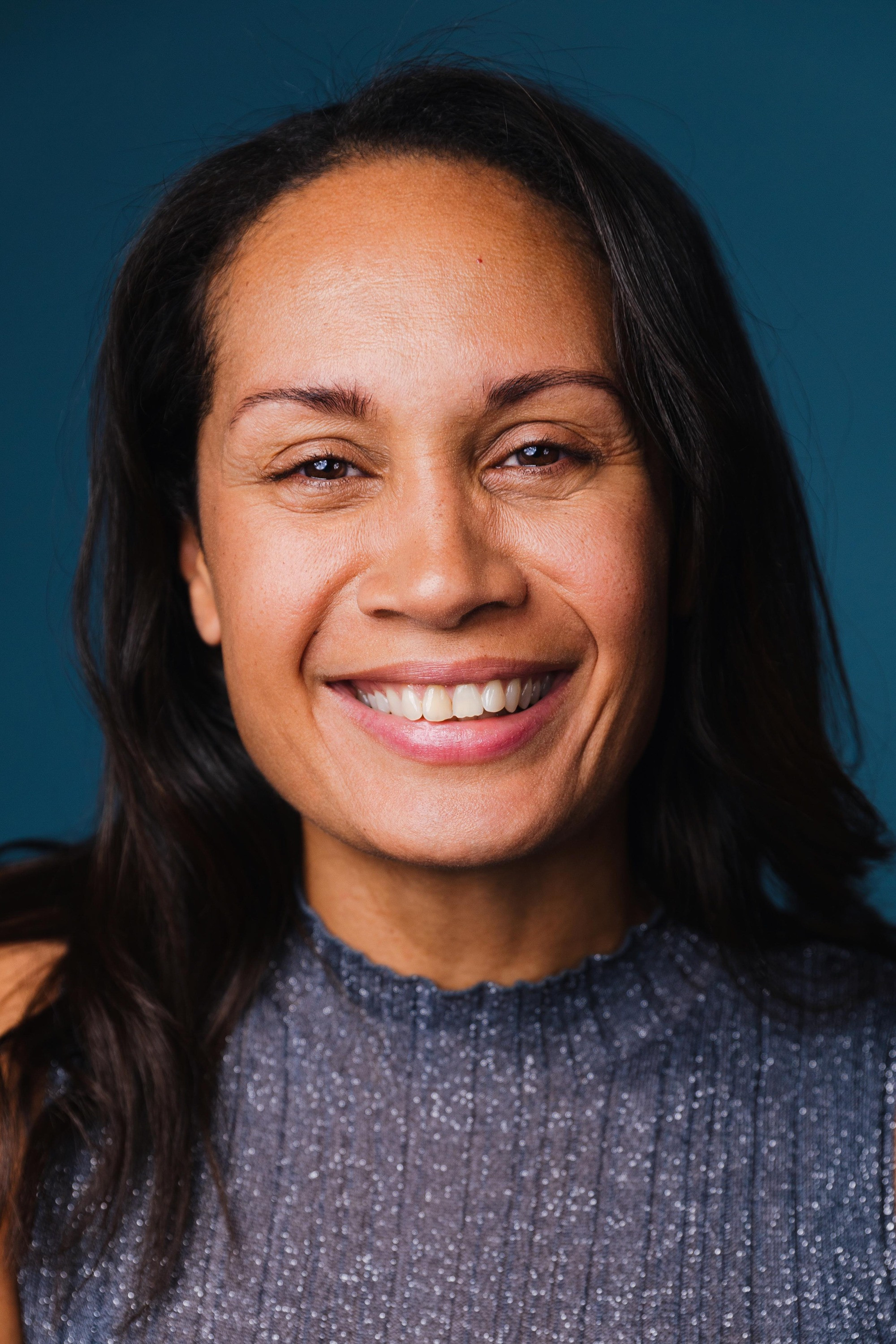 Shakira Forstpointner backdrop