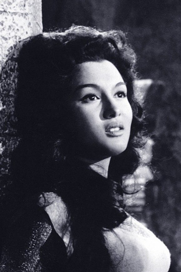 Bella Cortez backdrop