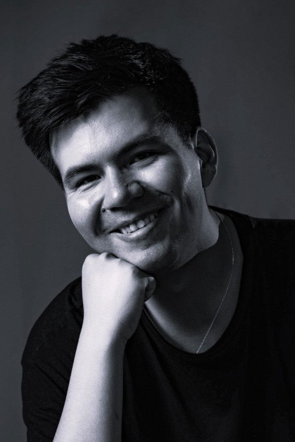 Dann Núñez backdrop