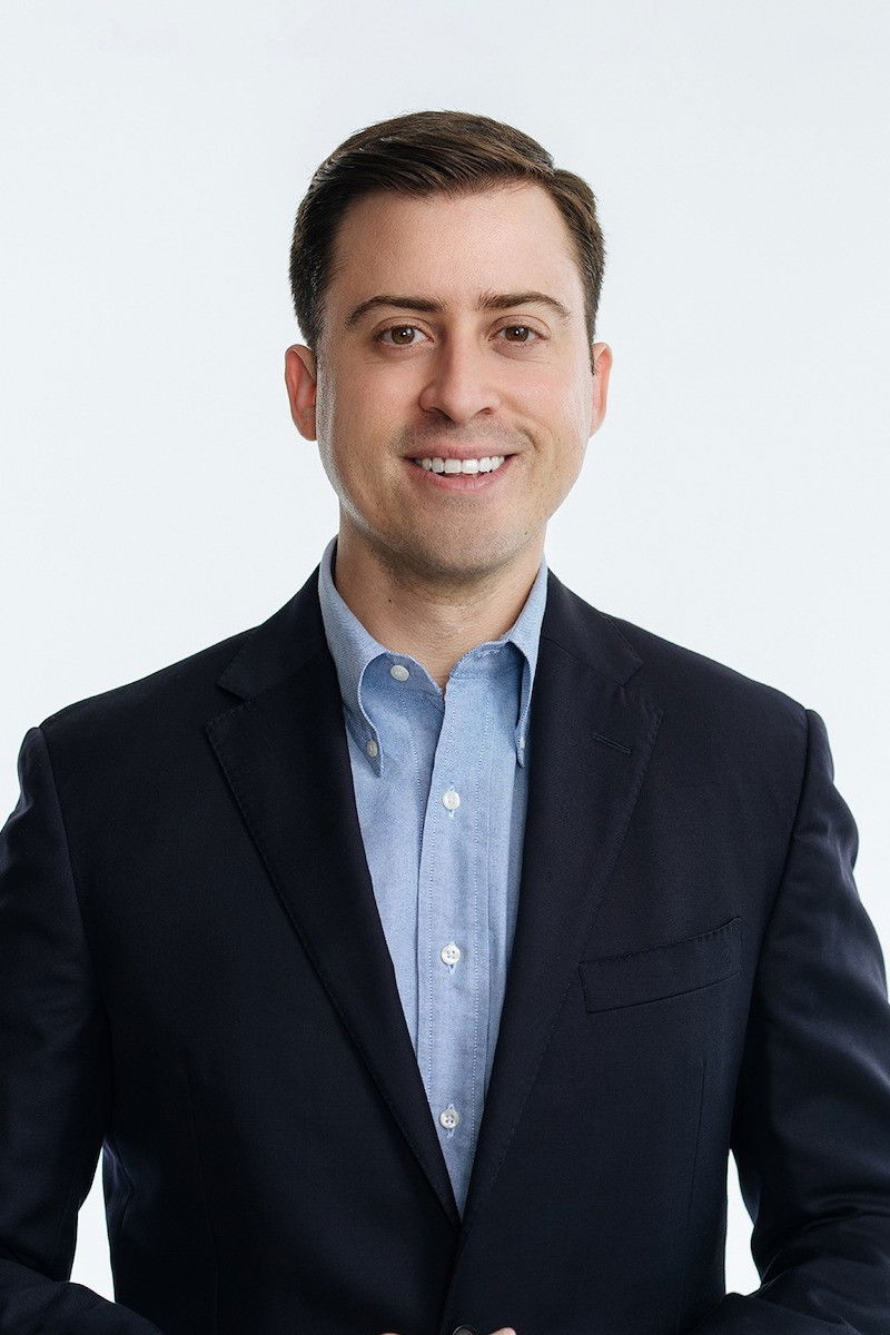 Beto Altamirano backdrop