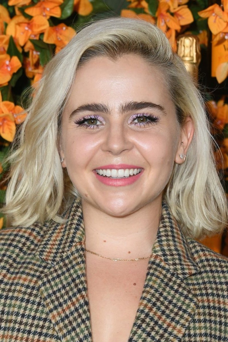 Mae Whitman backdrop