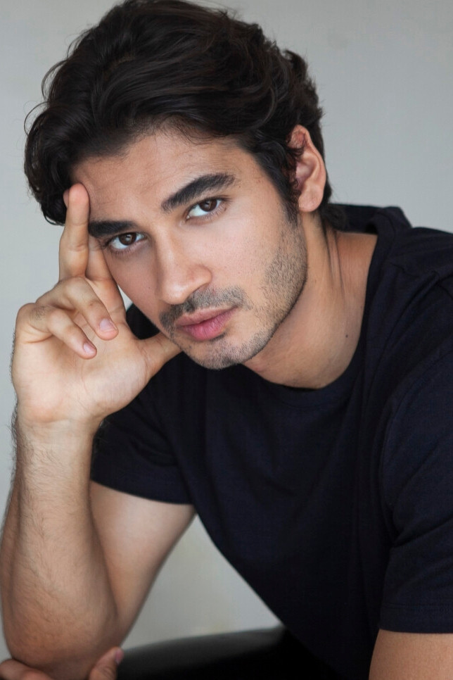 Andre Dionizio backdrop