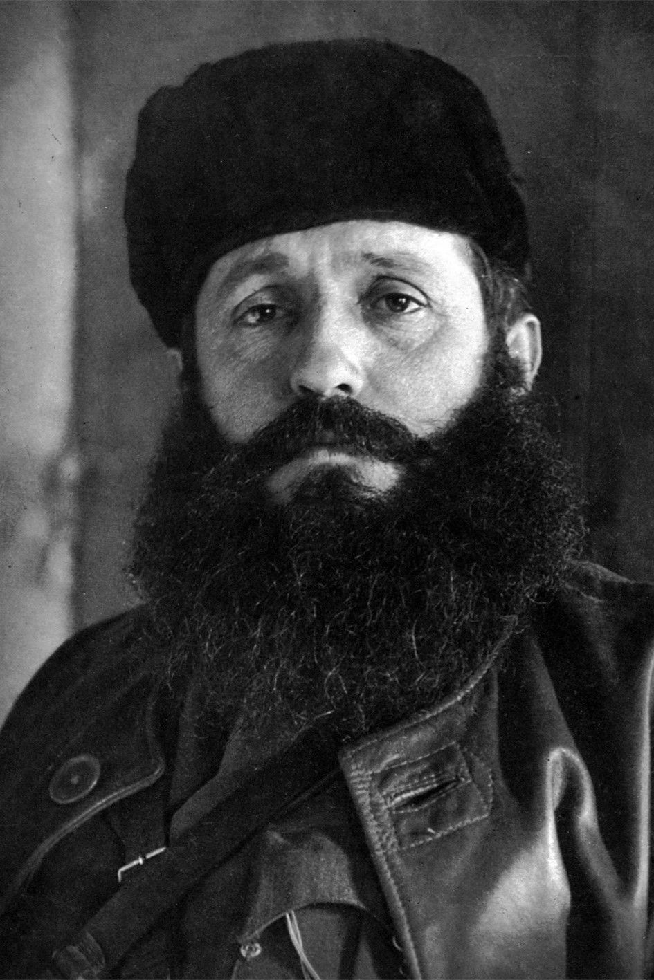 Aris Velouchiotis backdrop