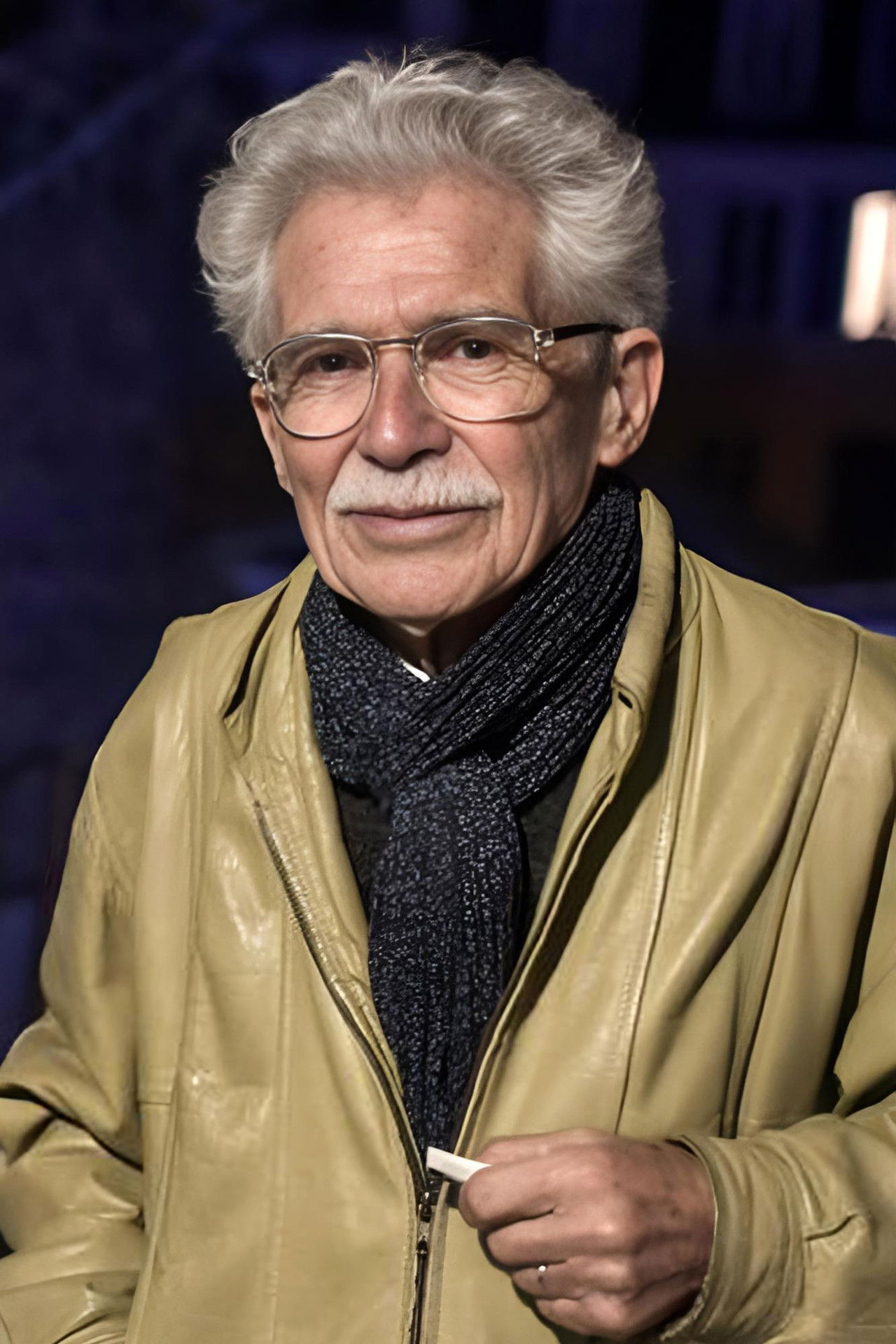 Pierre Ravier backdrop