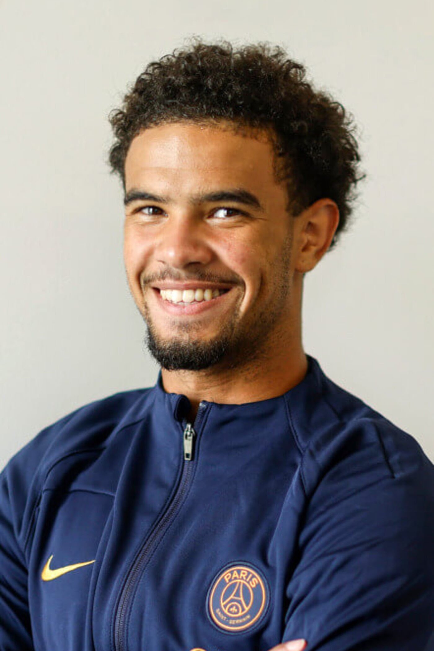 Warren Zaïre-Emery backdrop