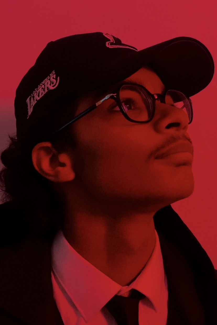 Elyes Senhadji backdrop