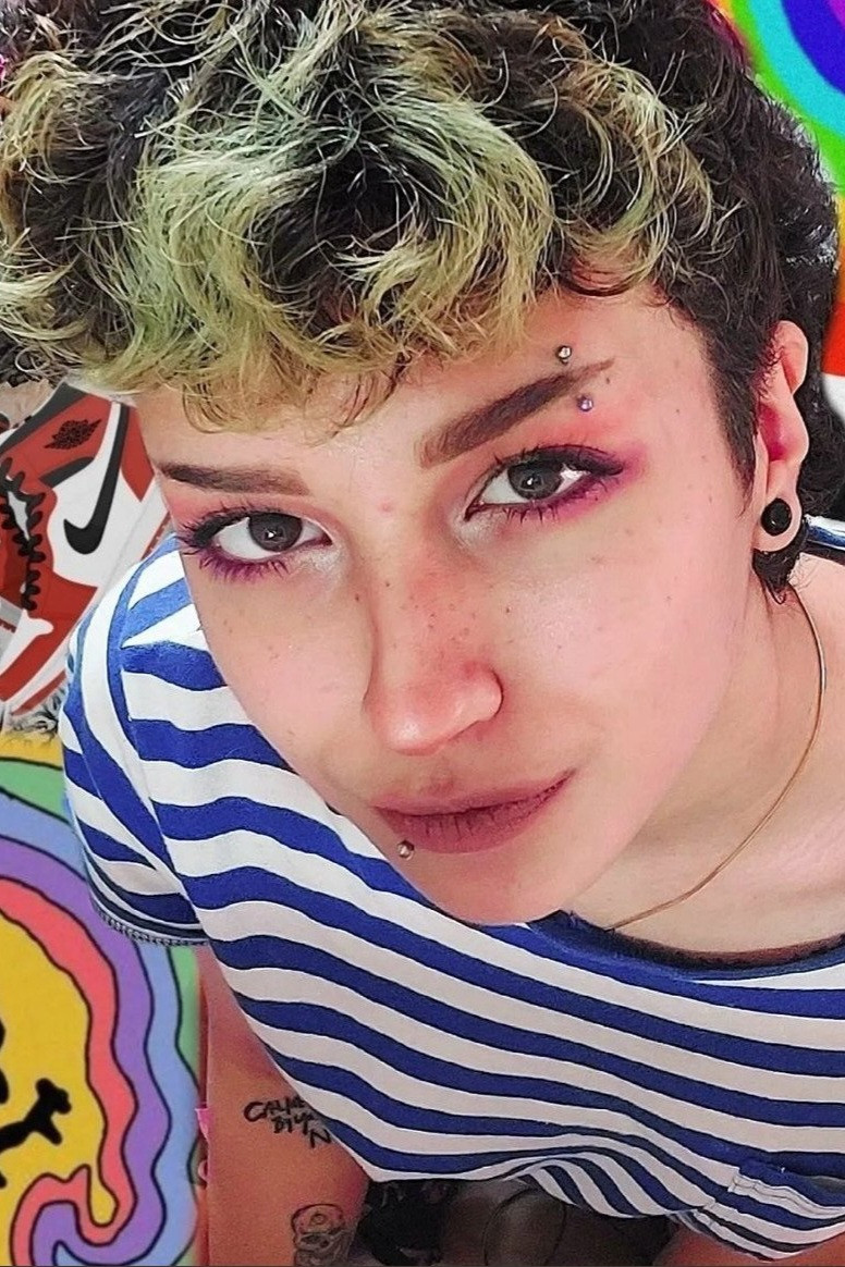 Armita Abbasi backdrop