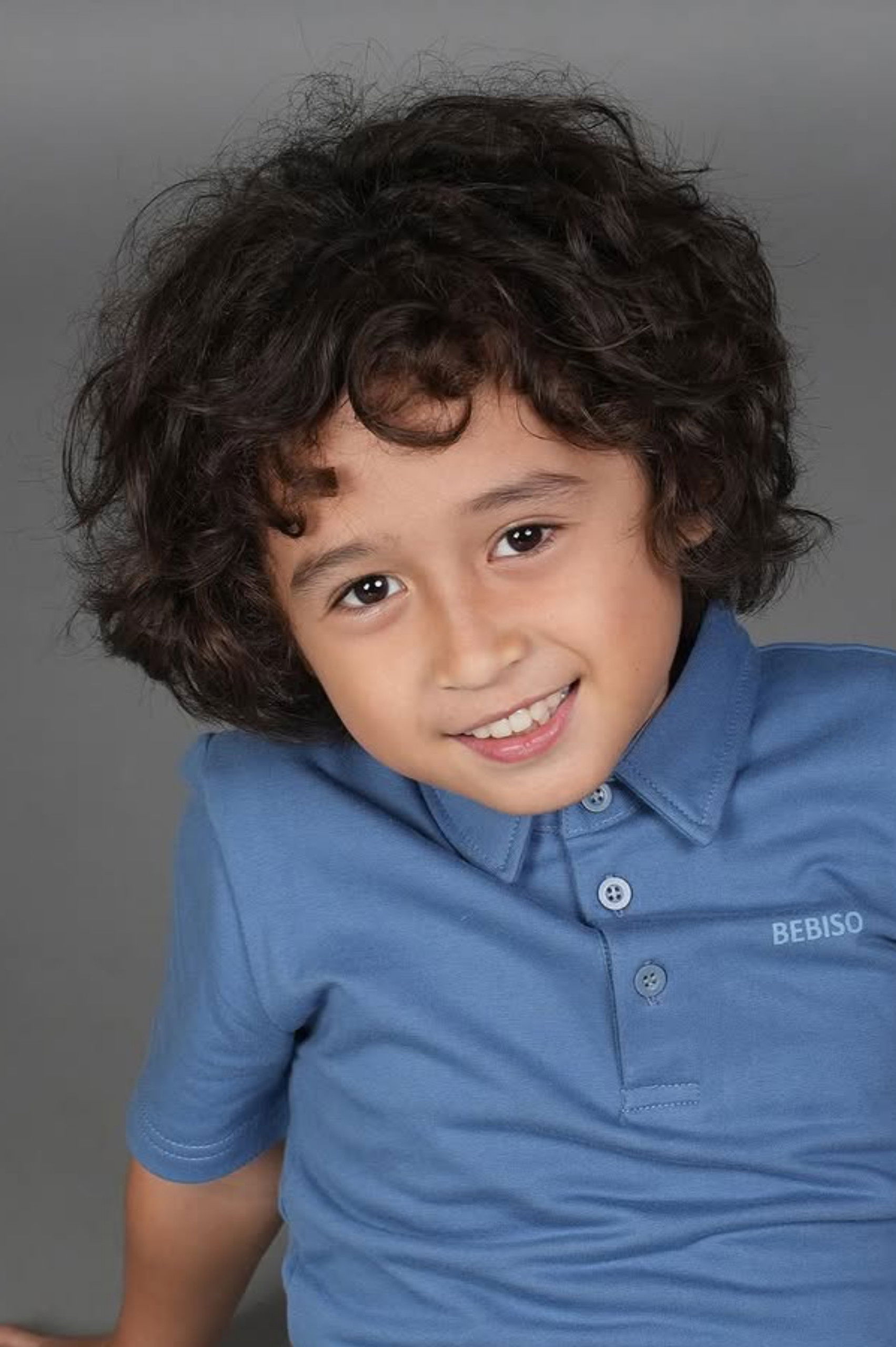 Fillio Dheno backdrop