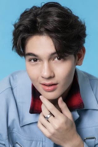 Dylan Bryant backdrop