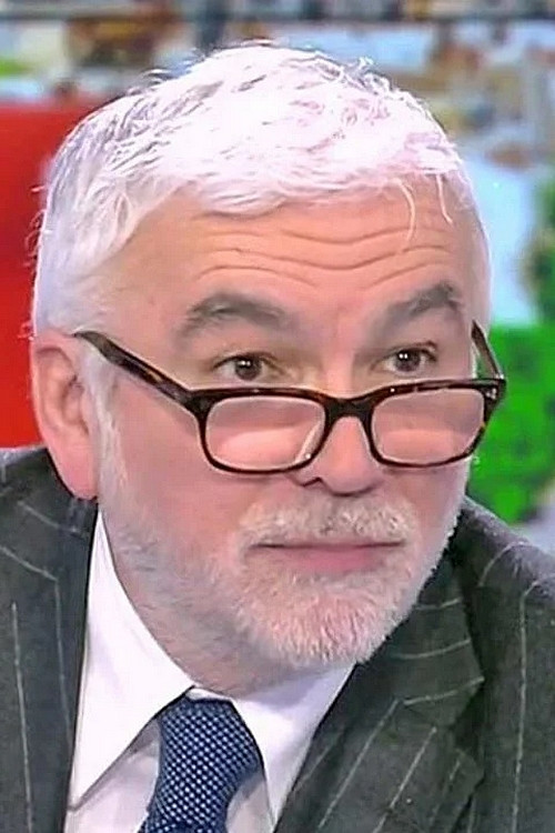 Pascal Praud backdrop