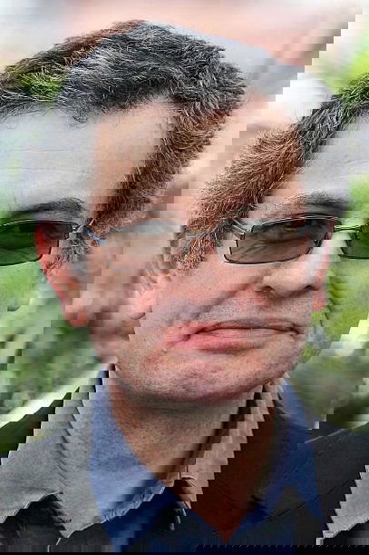 Philippe Avril backdrop