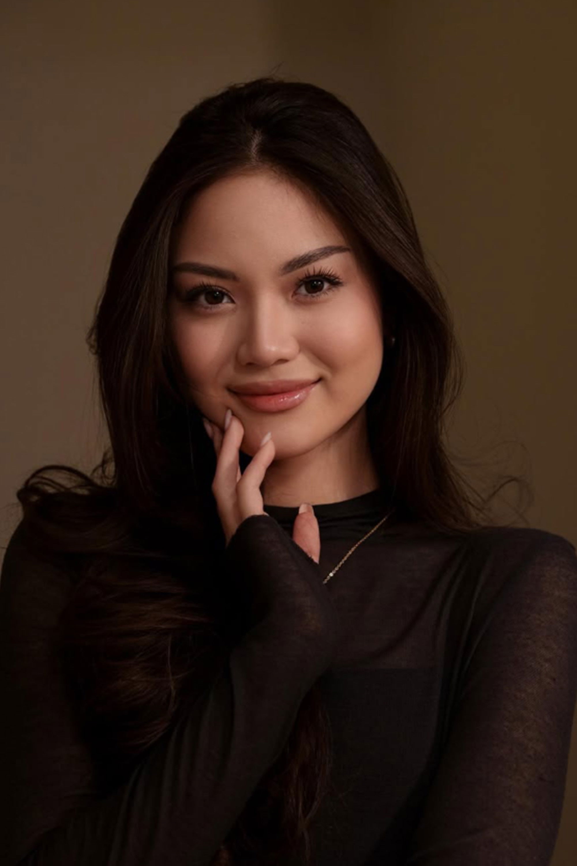 Aruzhan Timurkyzy backdrop