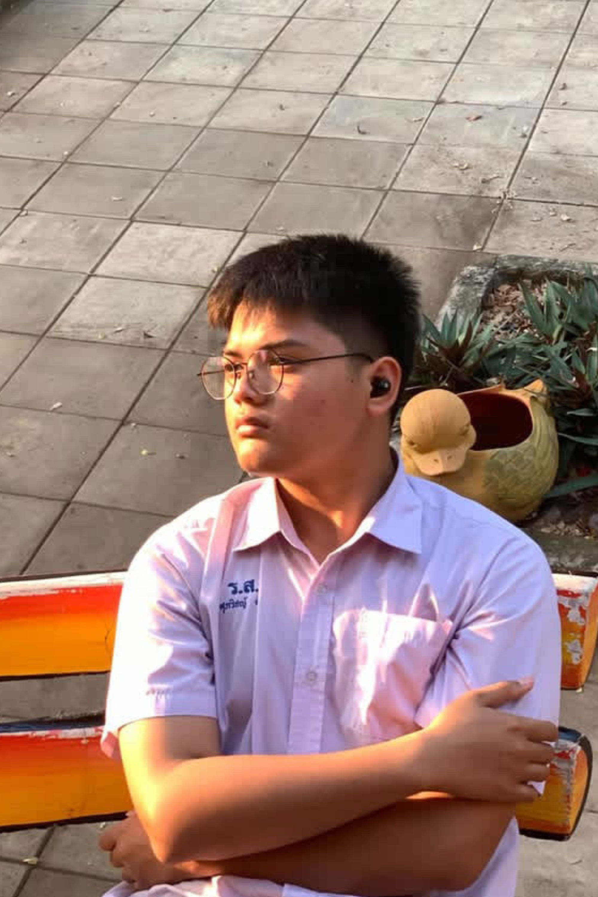 Supwichy Khomdee backdrop