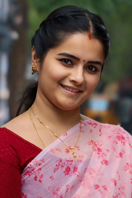 Haripriya Isai backdrop