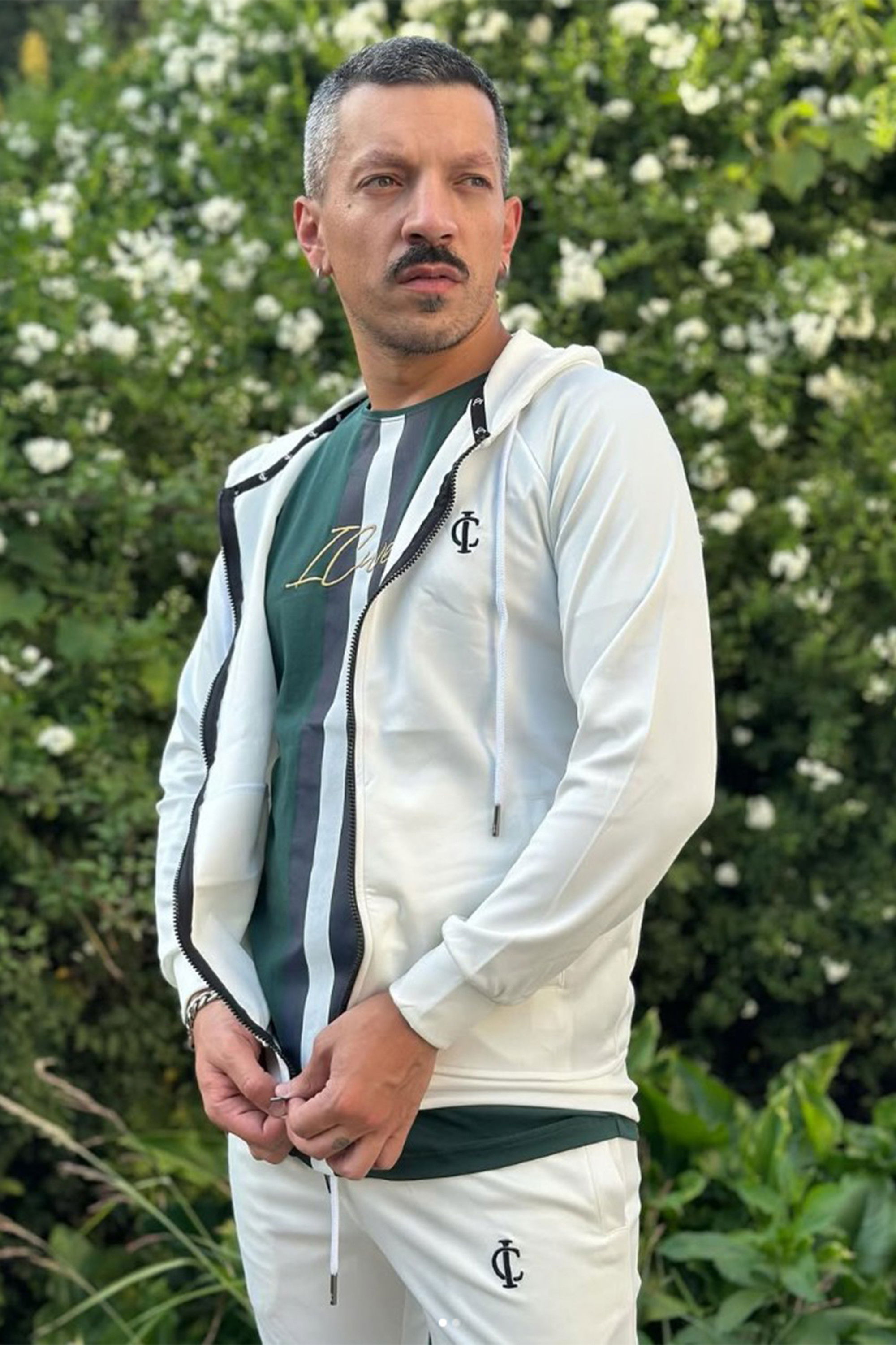 Dinis Costa backdrop