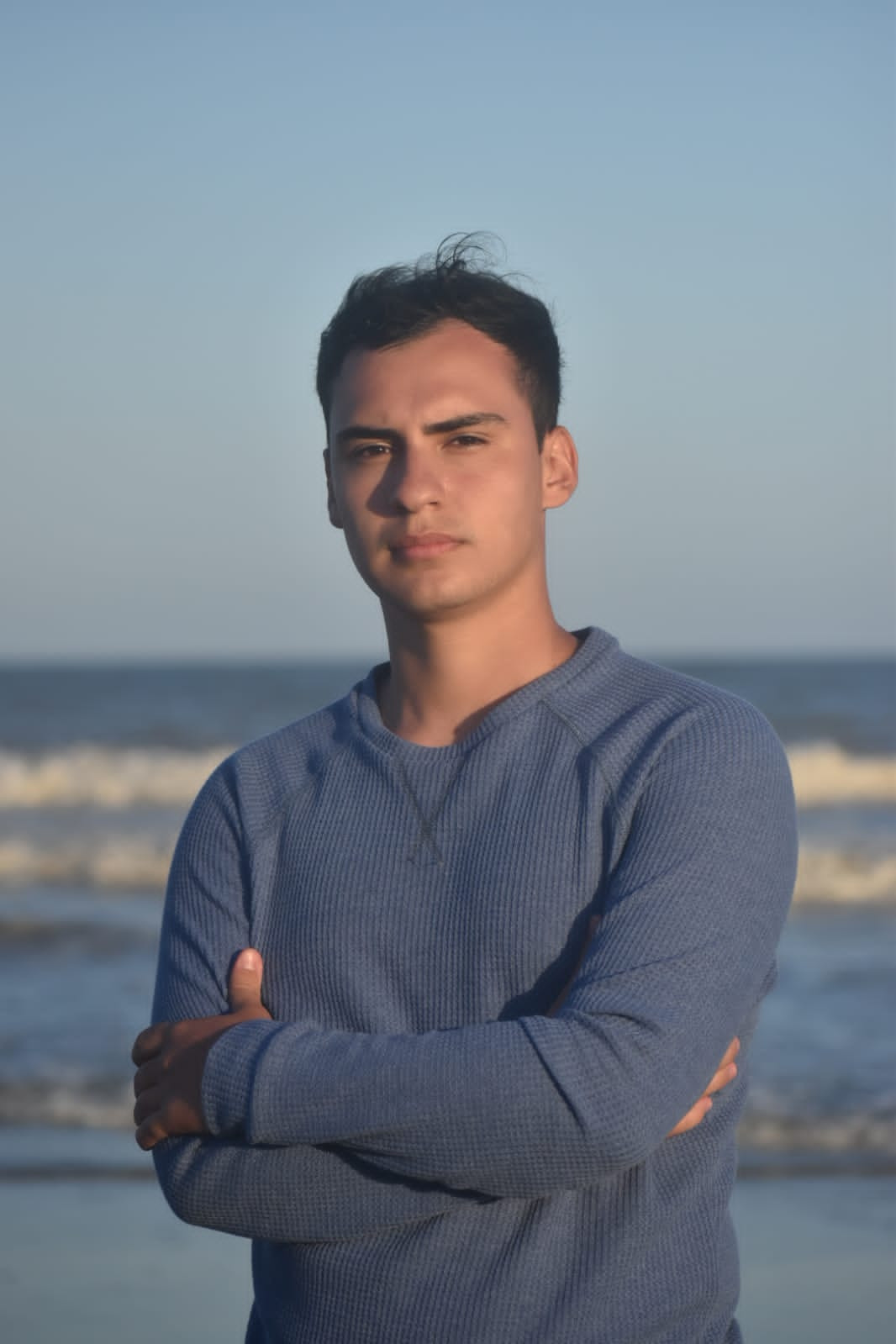 Ramiro Navarro backdrop