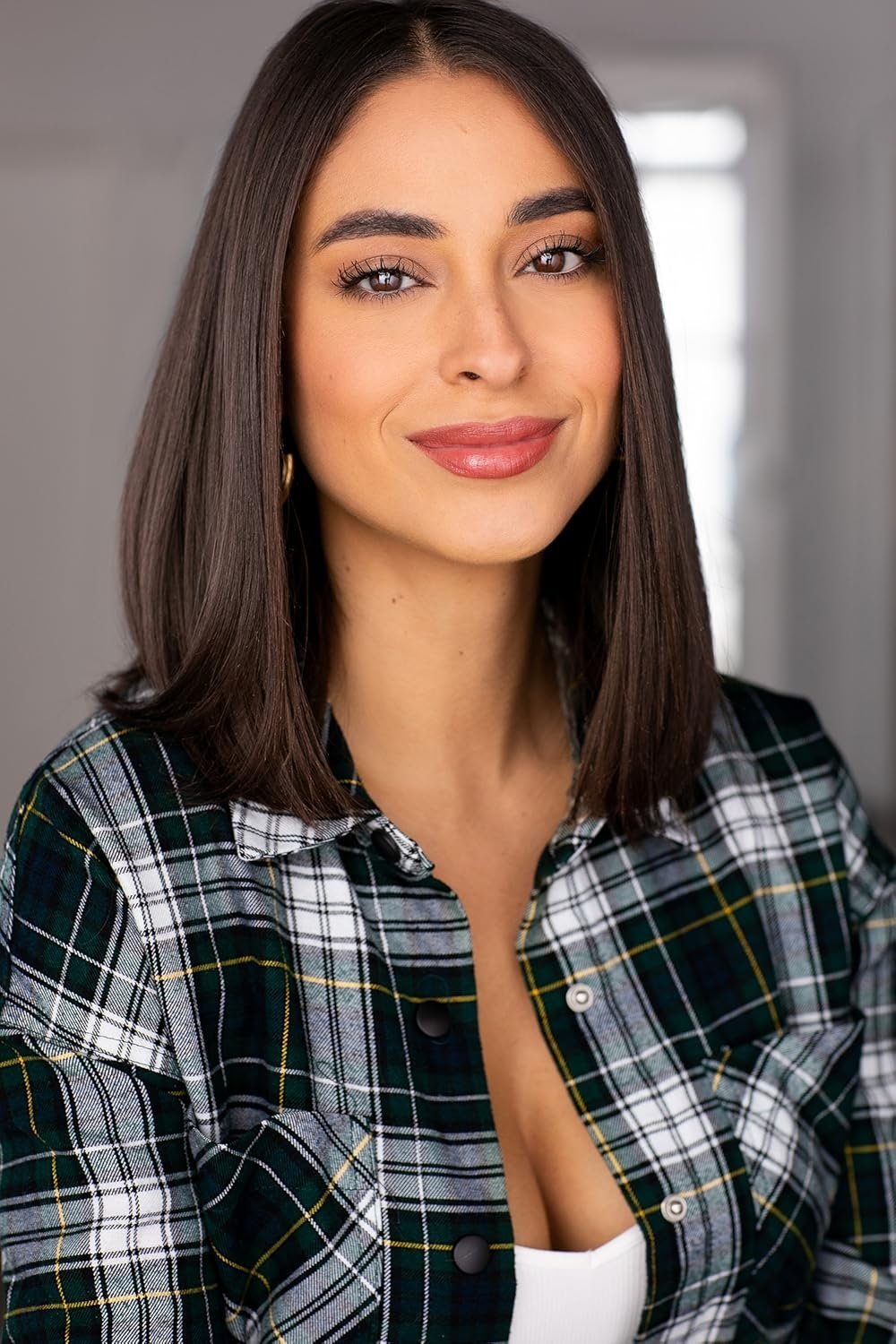 Kiara Gomez Glad Bak backdrop