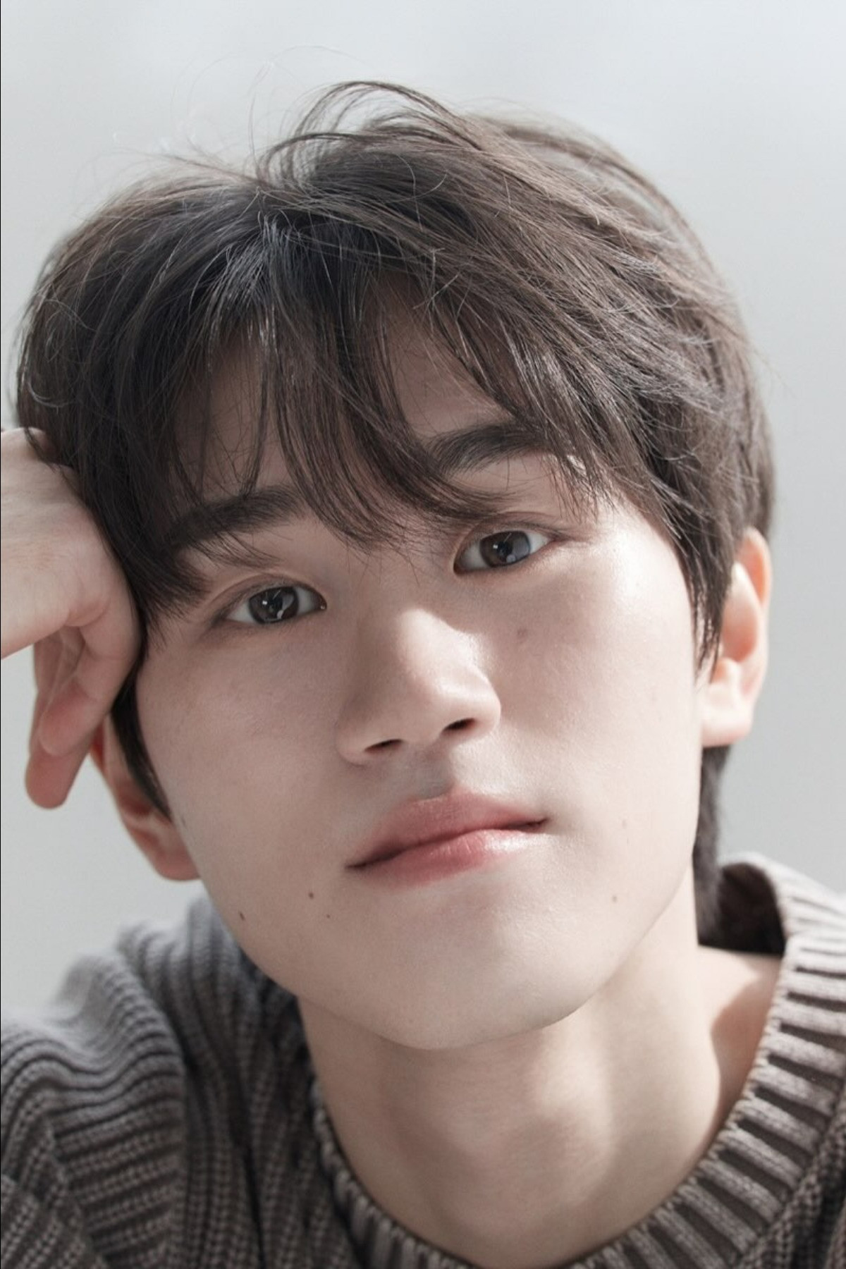 Yoon Hyun-kwon backdrop