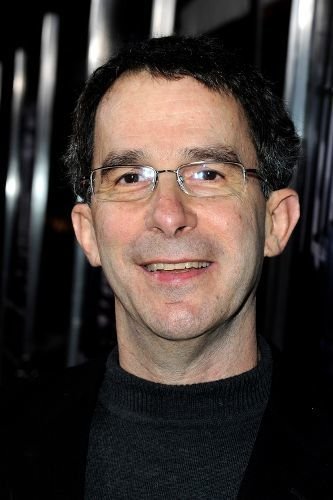 Robert Nelson Jacobs: Rober Nelsën Džejkobs backdrop