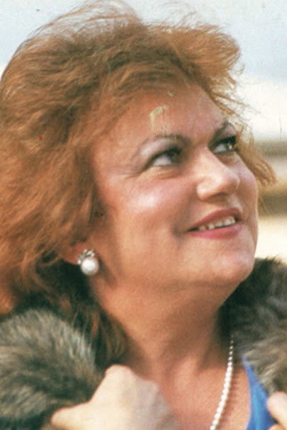 Loren Arana Arellano backdrop