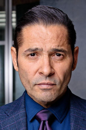 Maurice Ripke backdrop