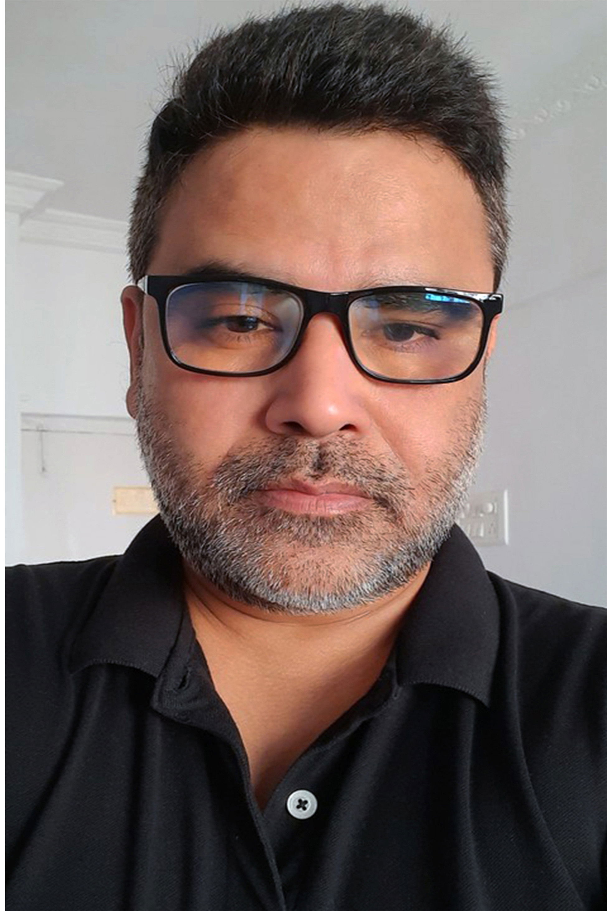 Tariq Mohammad backdrop