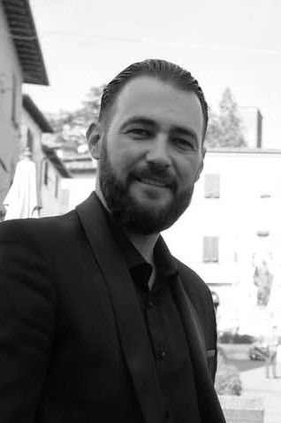 Aram Manukyan backdrop