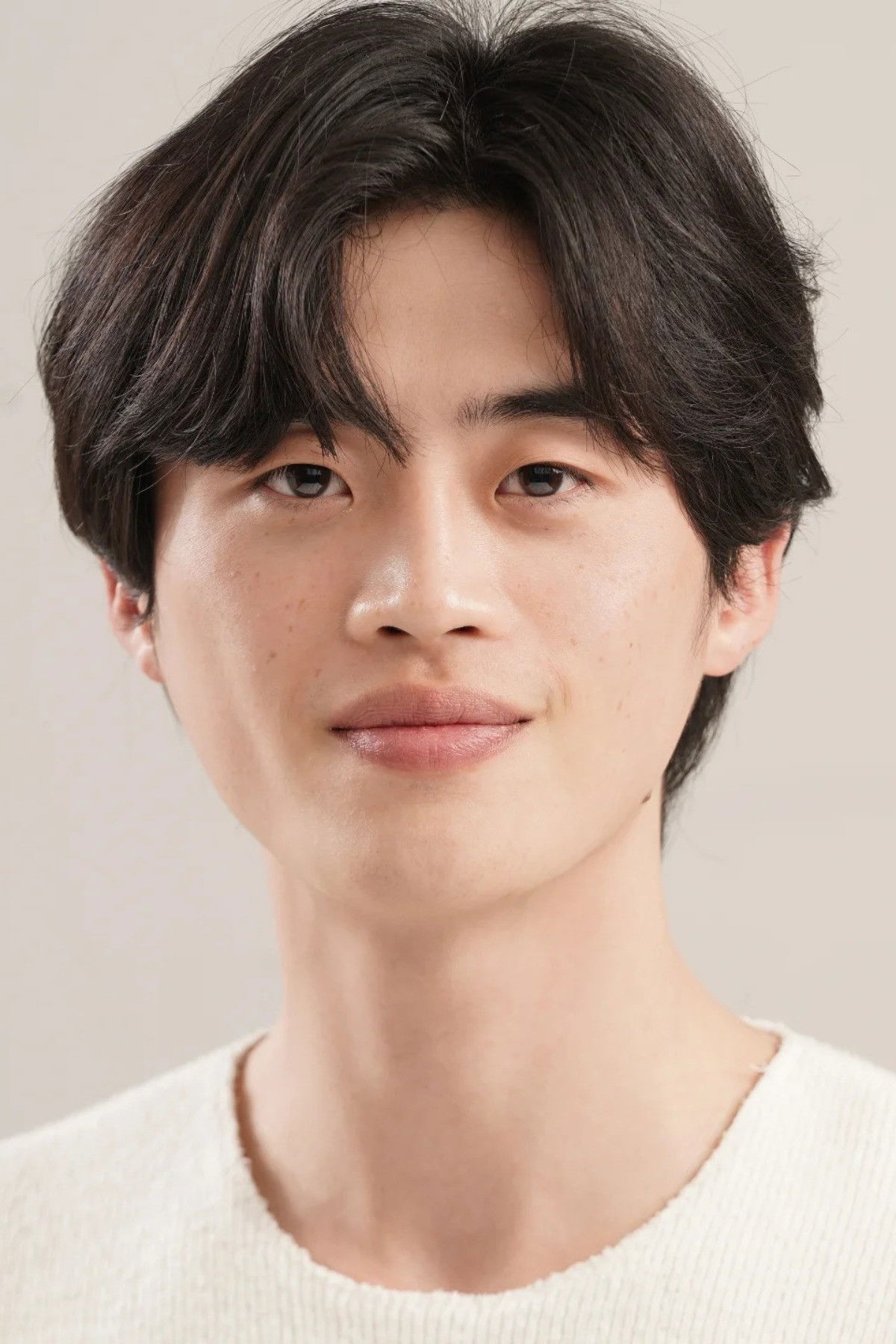 Hwang Geun-hyung backdrop