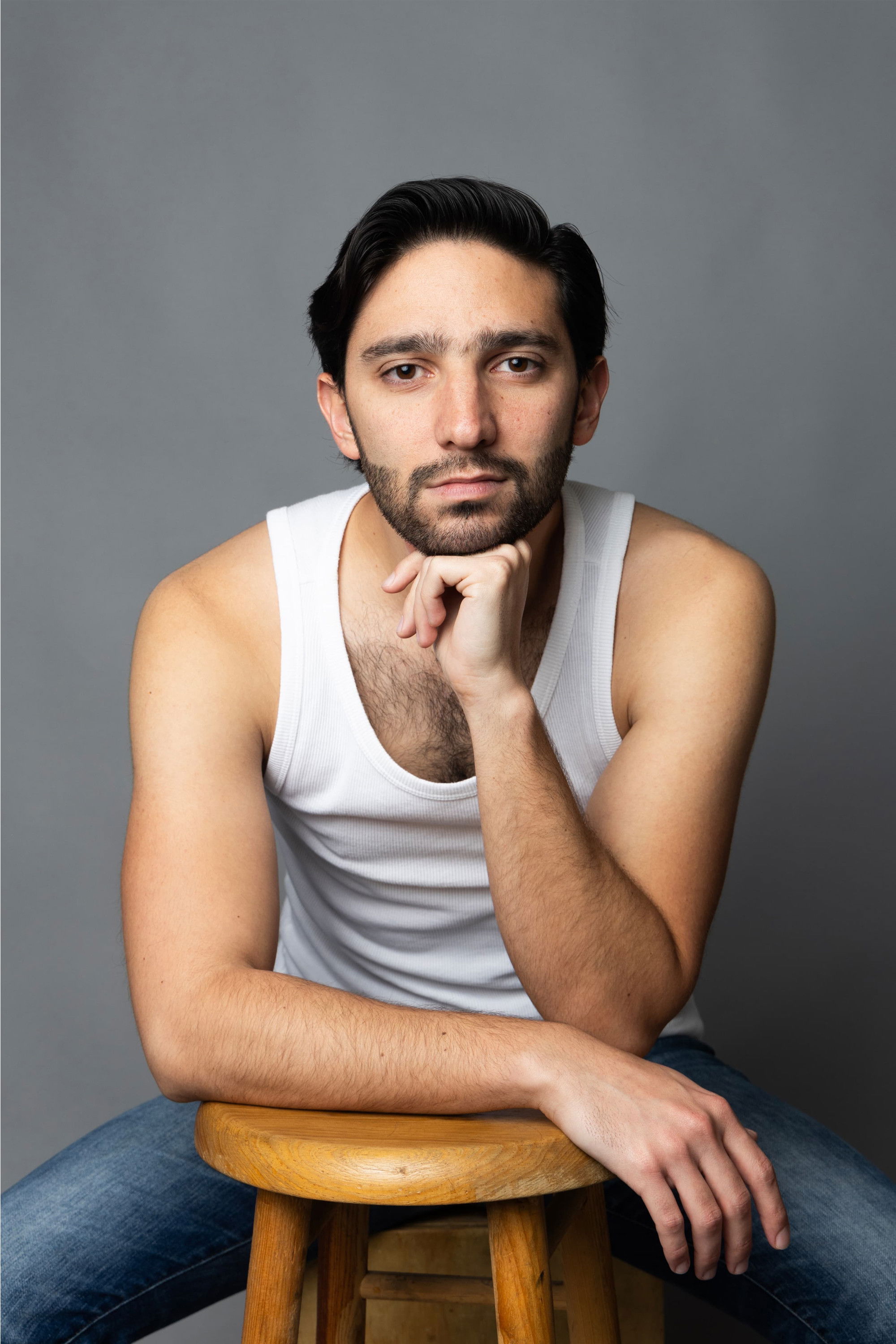 Alonso Meouchi backdrop