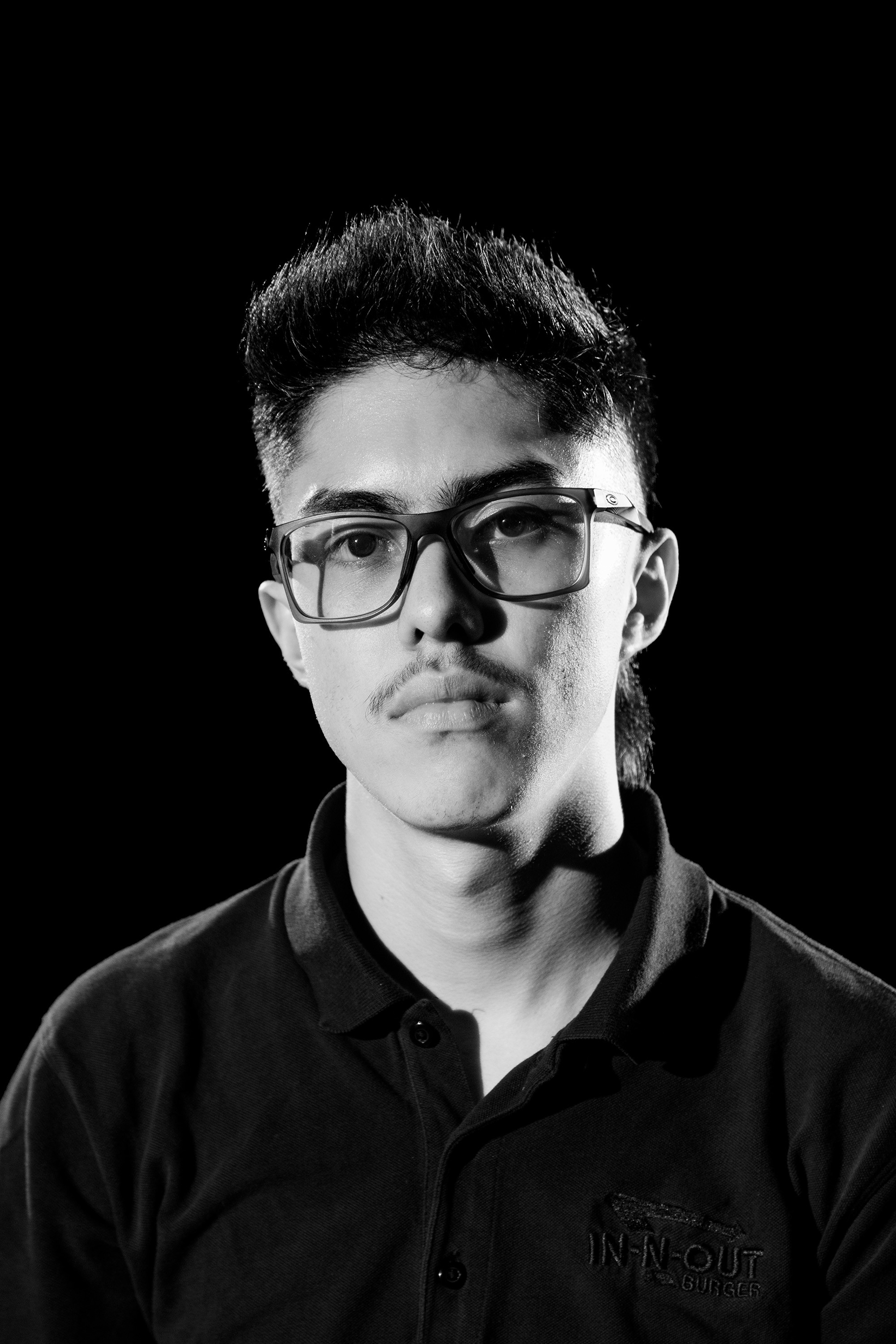 Carlos Méndez backdrop